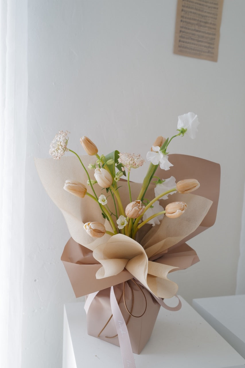 鬱金香花束 Tulip Bouquet - honeybee breath