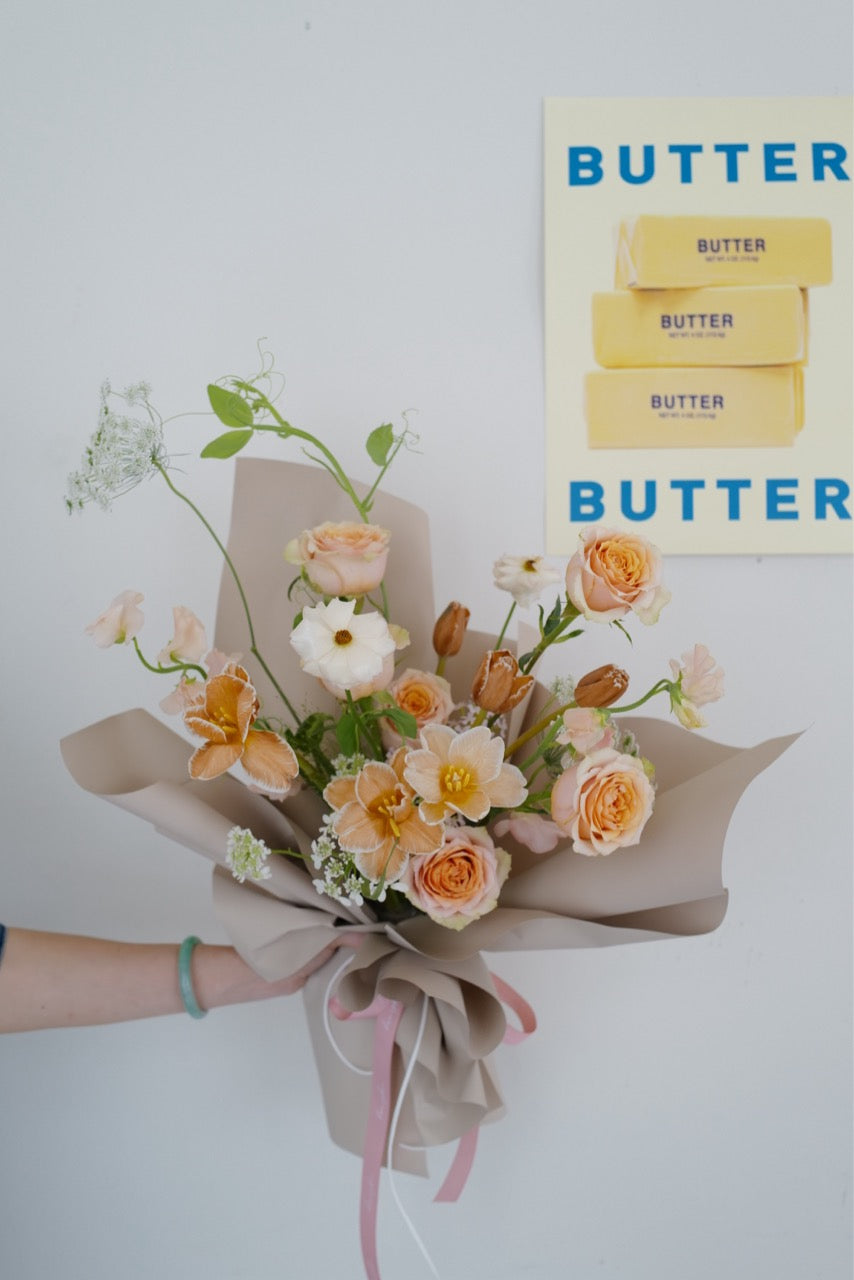 玫瑰+鬱金香花束 - honeybee breath