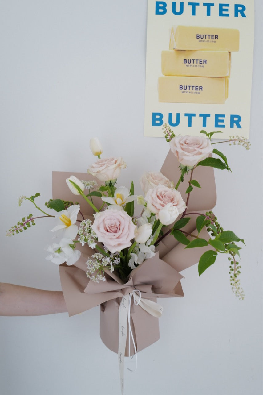 玫瑰+鬱金香花束 - honeybee breath